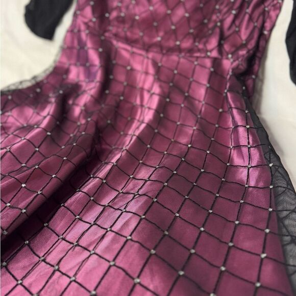 Vintage En-Suey Y2K BarbieCore Satin overlaid Black Sheer with Diamond Pattern - Picture 4 of 14